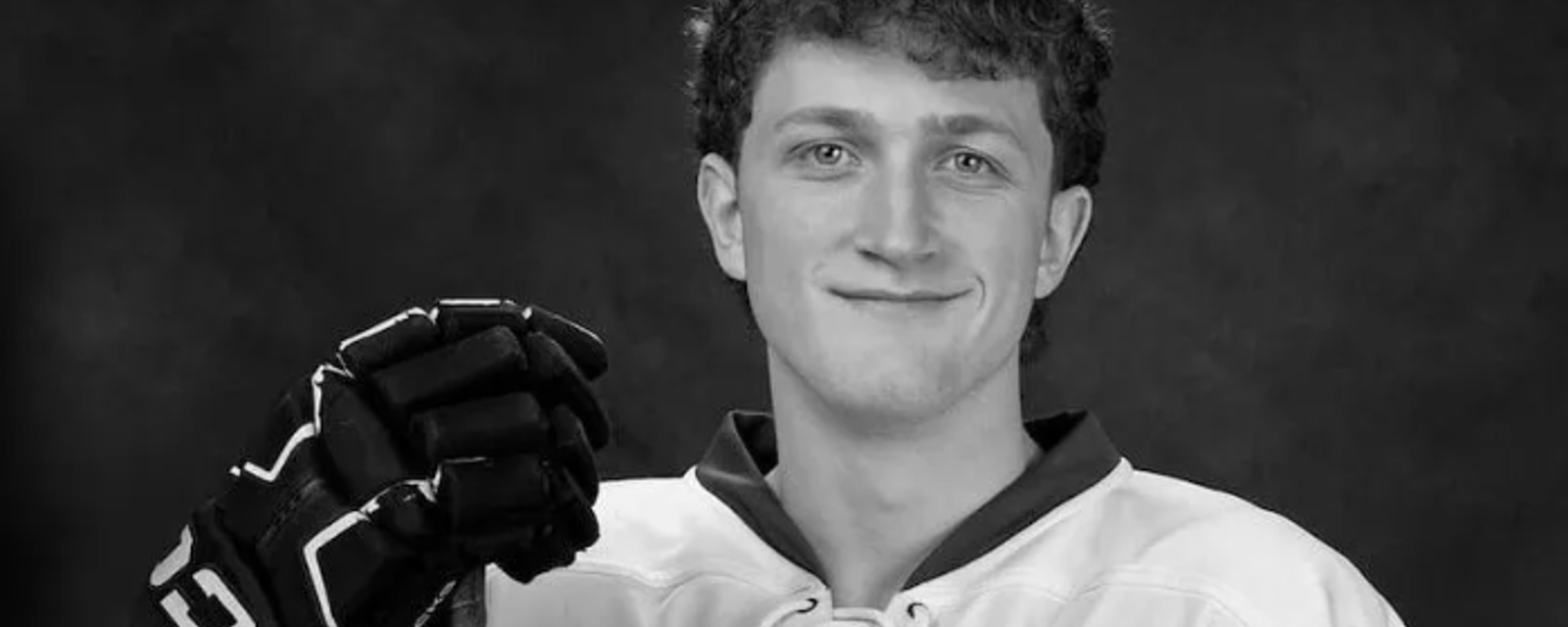 Un joueur de hockey de 17 ans perd la vie en plein match