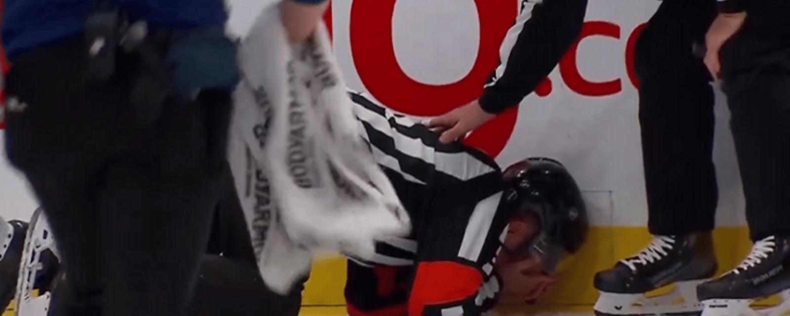 Scène troublante à Toronto alors qu’un arbitre est grièvement blessé sur la glace