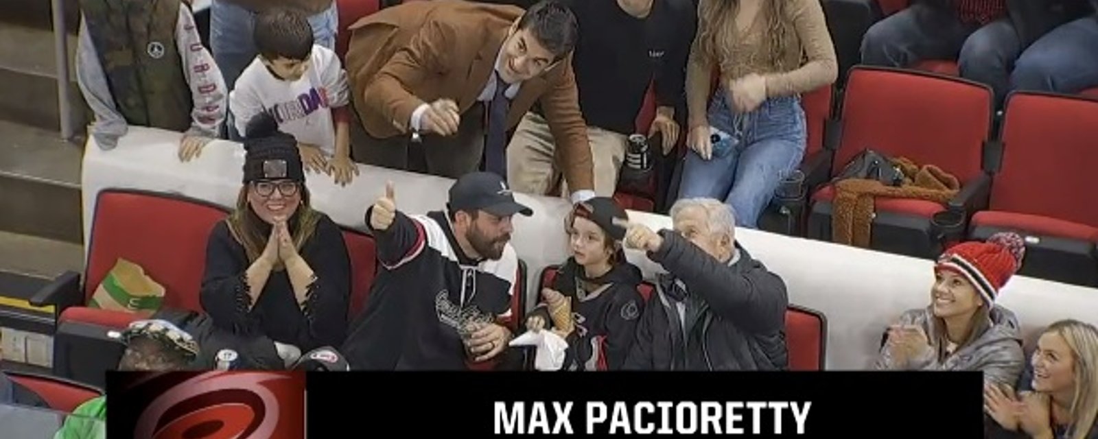 Max Pacioretty pose un geste magnifique envers un jeune partisan des Hurricanes