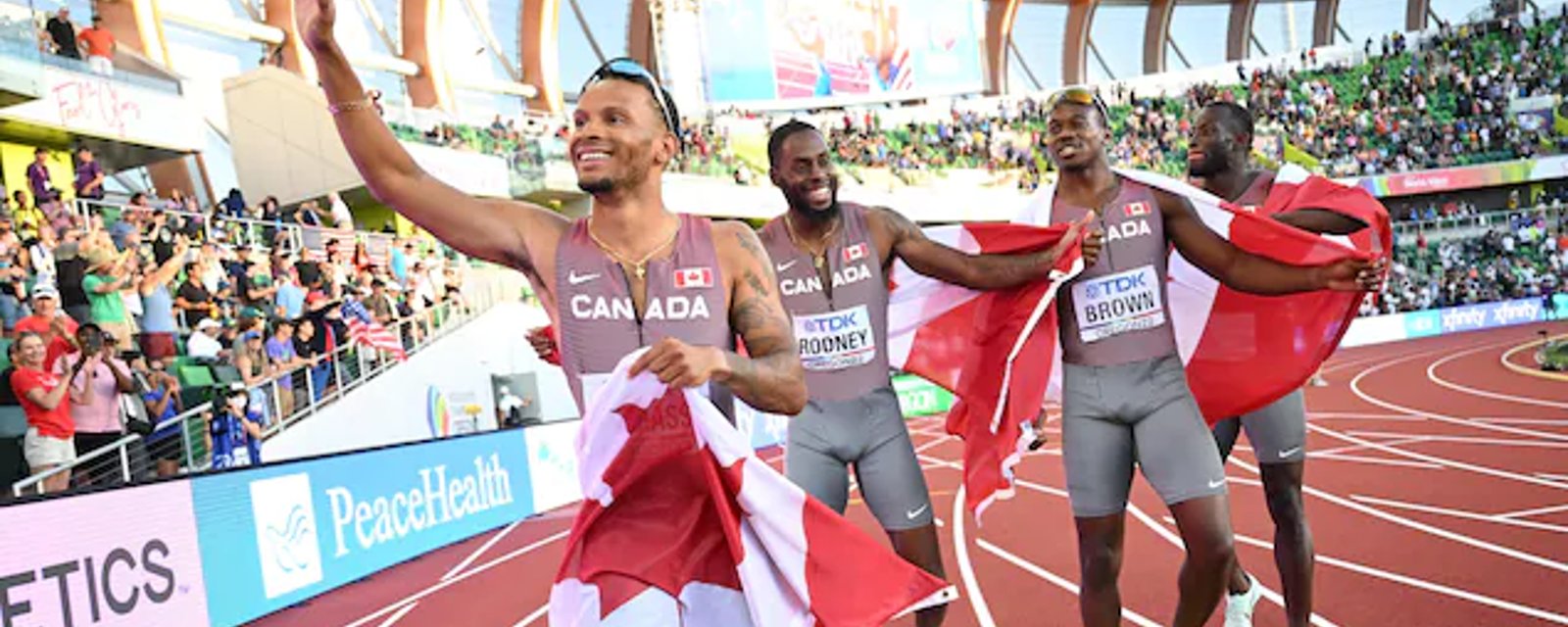 André de Grasse et l'équipe du Canada champions aux Mondiaux d'athlétisme 