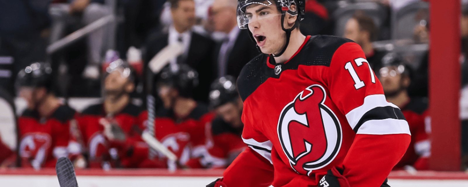 Simon Nemec fait une énorme frayeur aux Devils