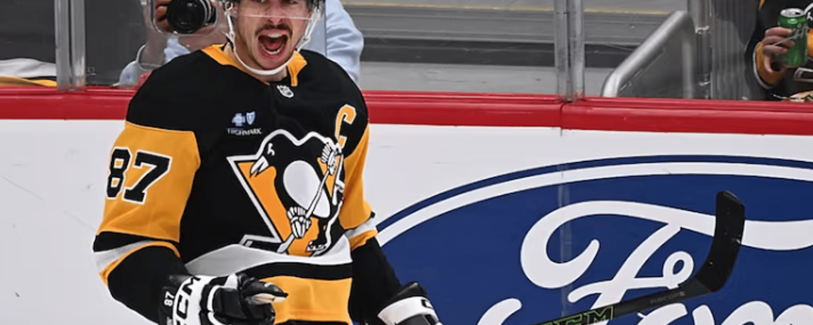 Sidney Crosby dépasse Mario Lemieux dans l'histoire des Penguins