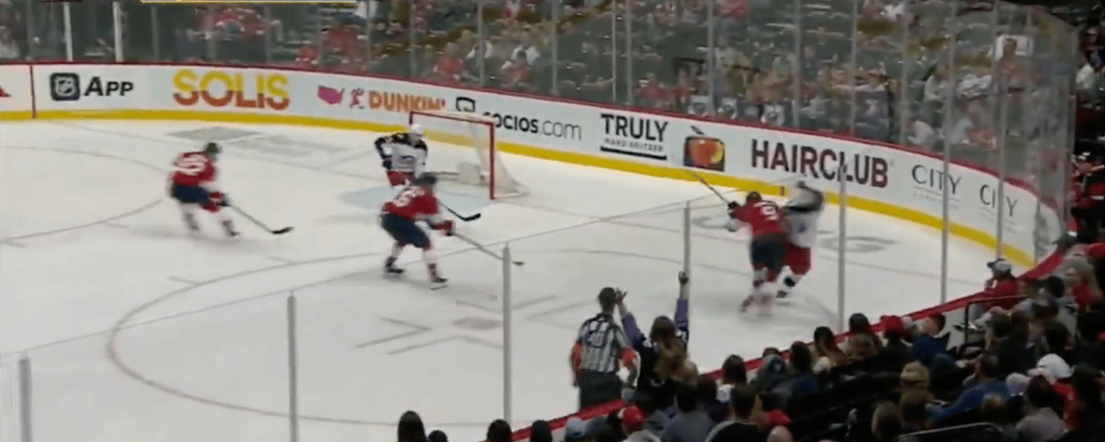VIDÉO | Sam Bennett démolit un joueur des Blue Jackets avec la mise en échec de l'année 