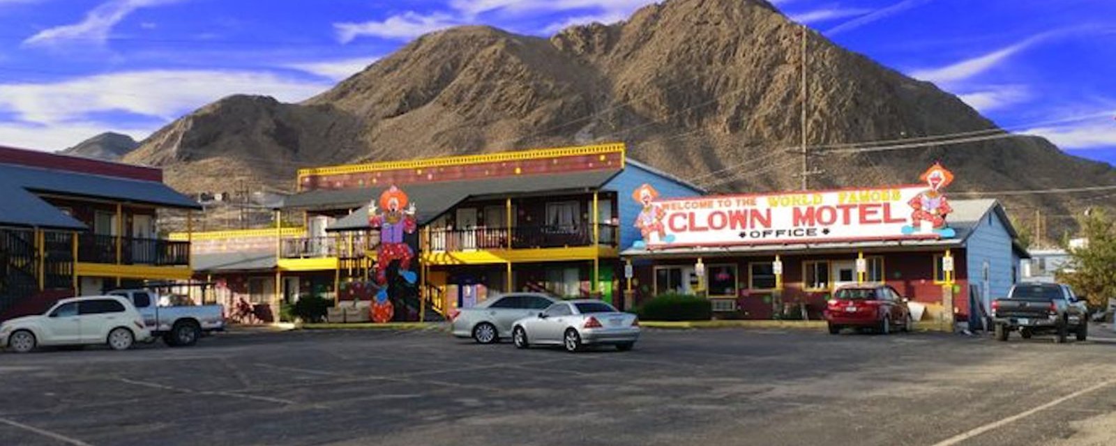 Pour un séjour qui donne la frousse, réservez au Clown Motel!