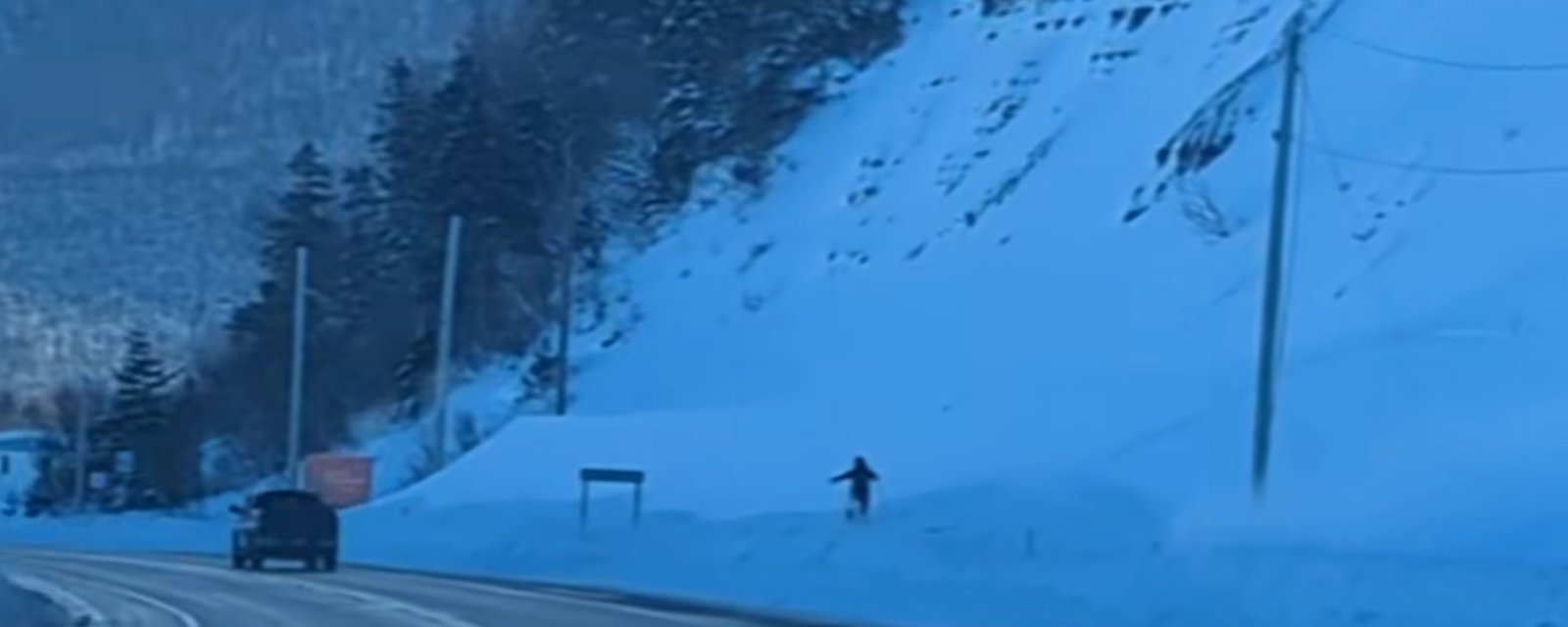 Voici des images impressionnantes de l'avalanche qui s'est abattue sur une route du Québec