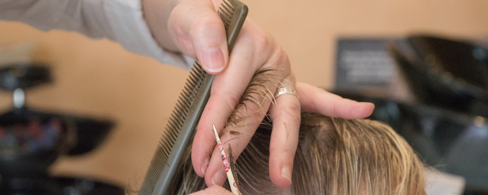 Cette coupe des années 70 est la meilleure pour se rajeunir après 50 ans, selon les coiffeurs