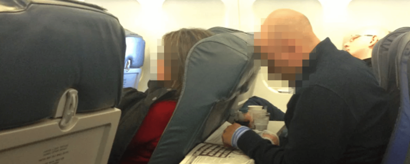 Une femme a partagé son truc pour se « venger » des gens qui inclinent  leur siège devant elle en avion