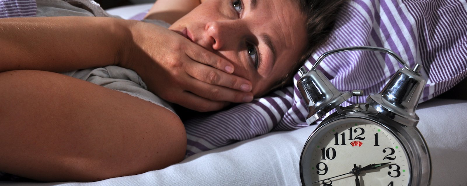 Les 7 aliments à éviter si vous avez un trouble du sommeil, selon des médecins 
