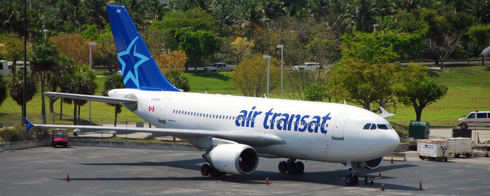 Air Transat affiche des vols à partir de 2$ en ce moment, mais ça ne fait pas l'affaire de tous.