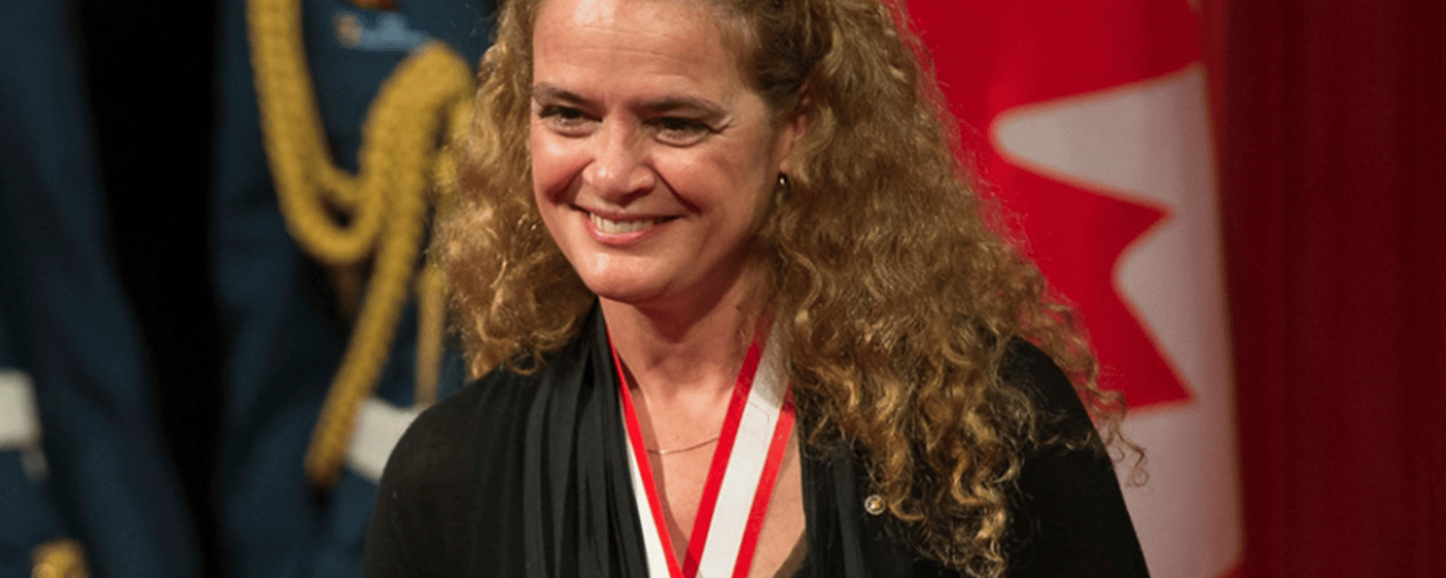 Voici combien ont dépensé Julie Payette et Mary Simon en vêtements aux frais des contribuables.