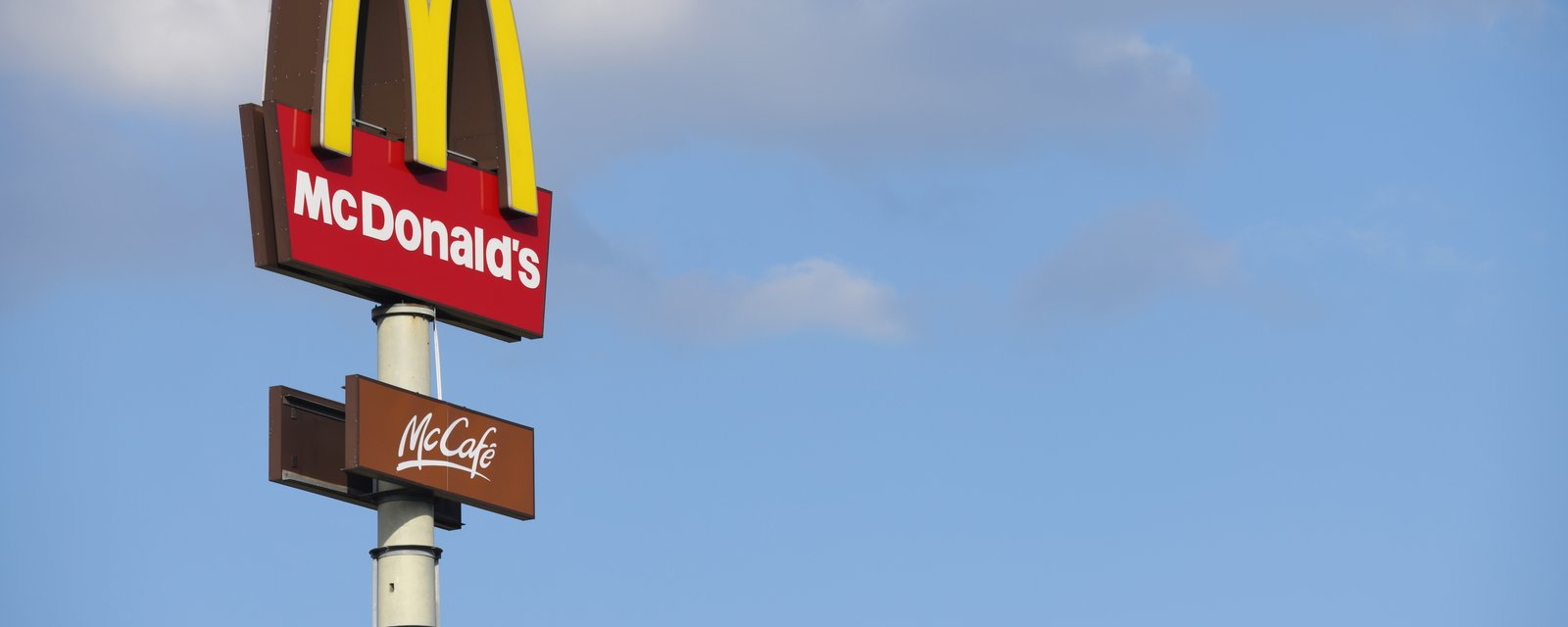 Un McDonald's des Laurentides t'offre 1000 $ si tu viens y travailler