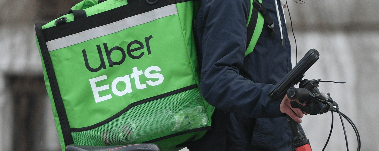 Des prix complètement illégaux au Québec sur Uber Eats et compagnie.