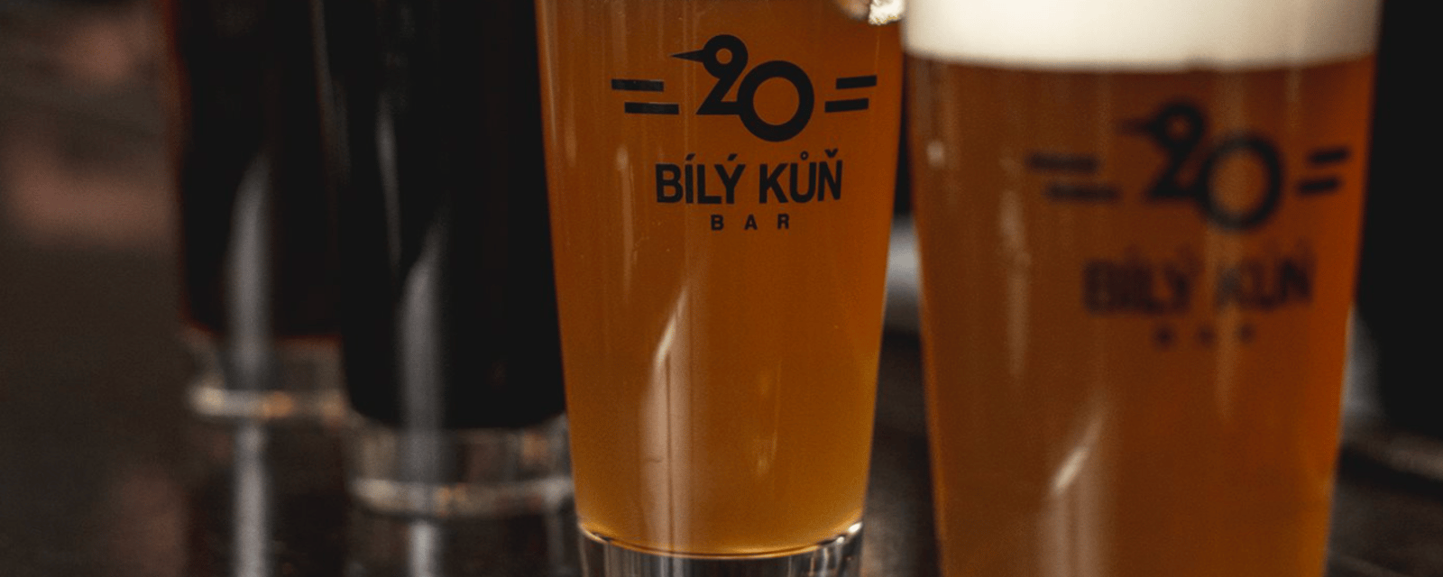 Pour célébrer ses 25 ans, un bar de Montréal vend sa bière au prix d'antan 