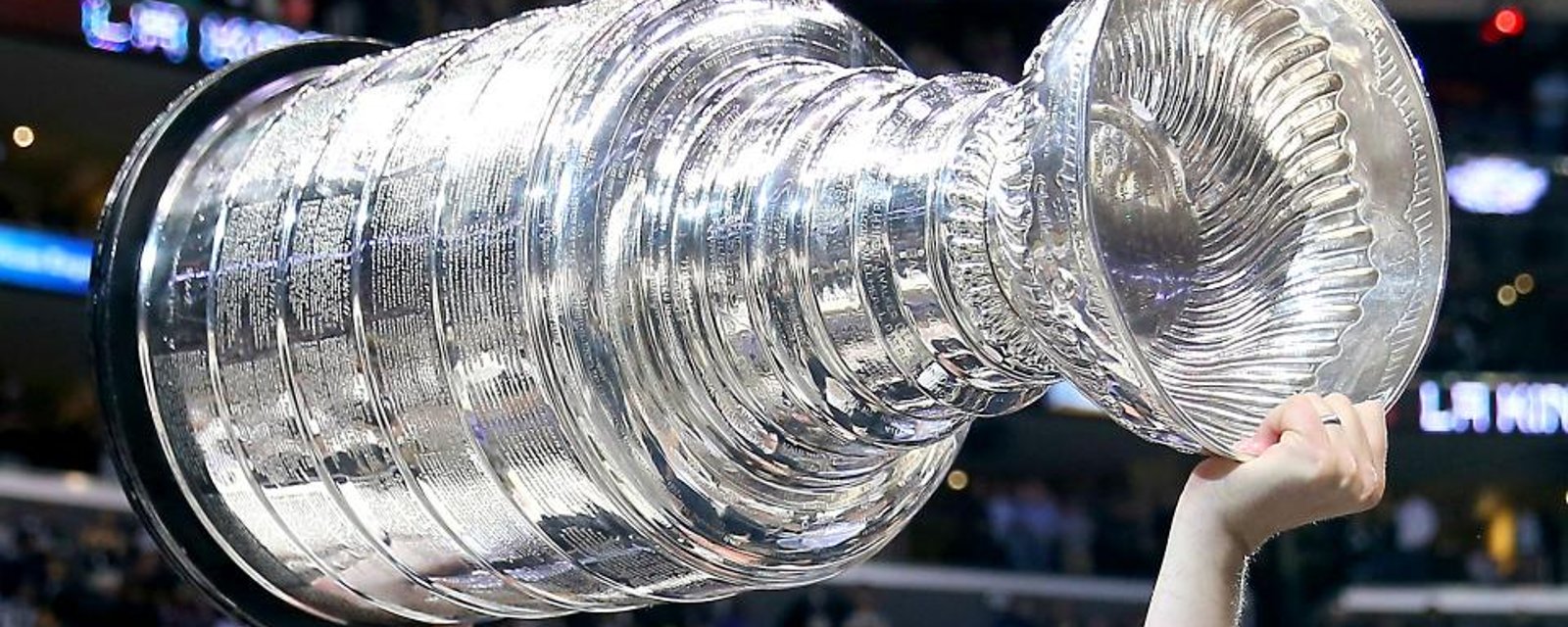 Oddsmakers argue over new favourite to win the Stanley Cup after first-round upset!