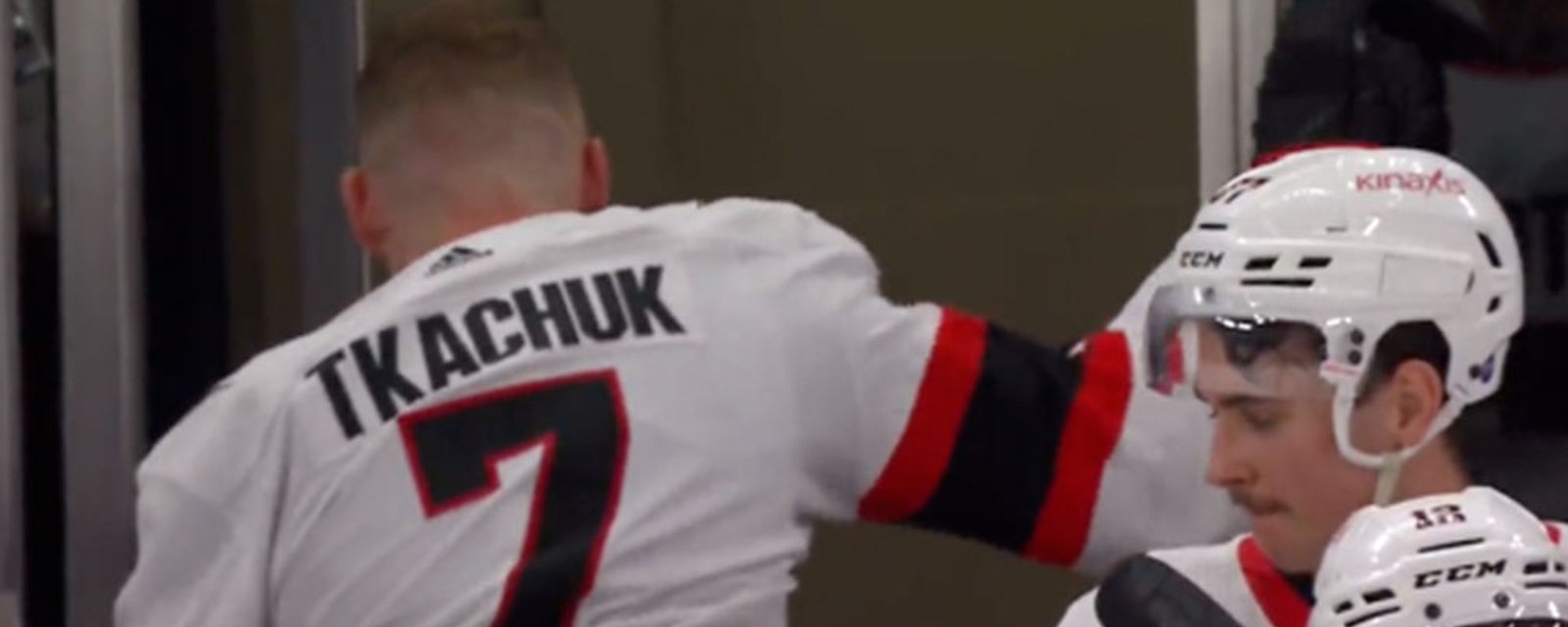 Brady Tkachuk loses his mind, wants a piece of Blackhawks' goalie