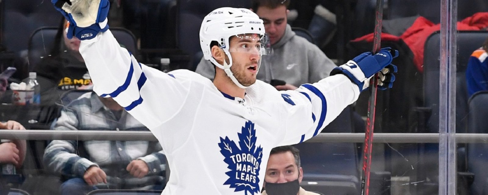 Pierre Engvall signs a new deal.