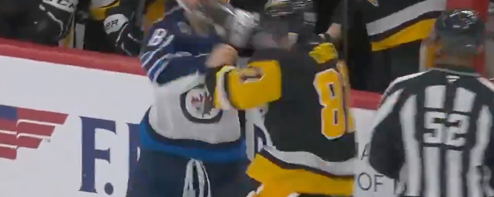 Sidney Crosby snaps and drops the gloves with Kyle Connor!