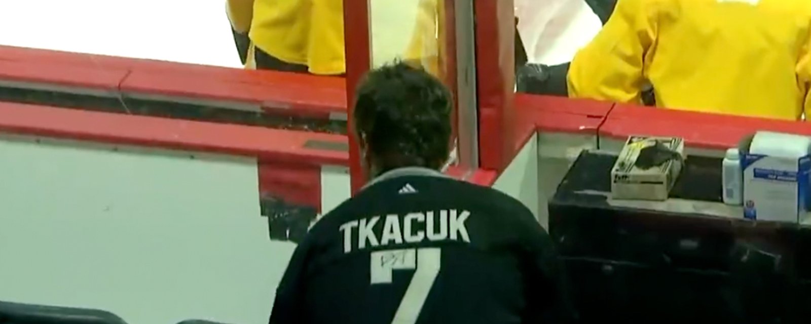 Die-hard Tkachuk fan finds out he was scammed when TV reporter points out huge error on his jersey