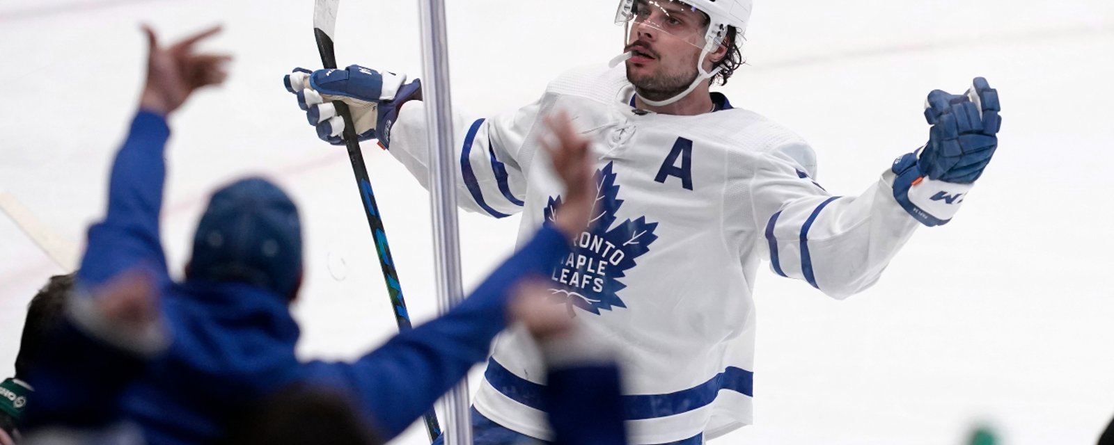 Auston Matthews ties a 30 year old Maple Leafs record on Saturday night!