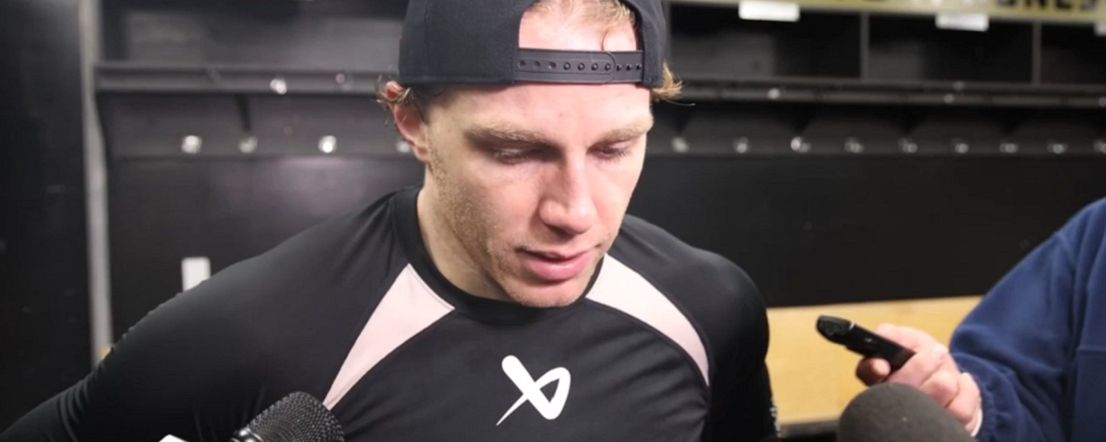 Patrick Kane responds to Canadians booing American national anthem.