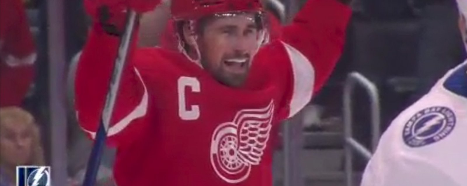Red Wings captain Dylan Larkin tallies 1st goal of 2021-22 Season (VIDEO)