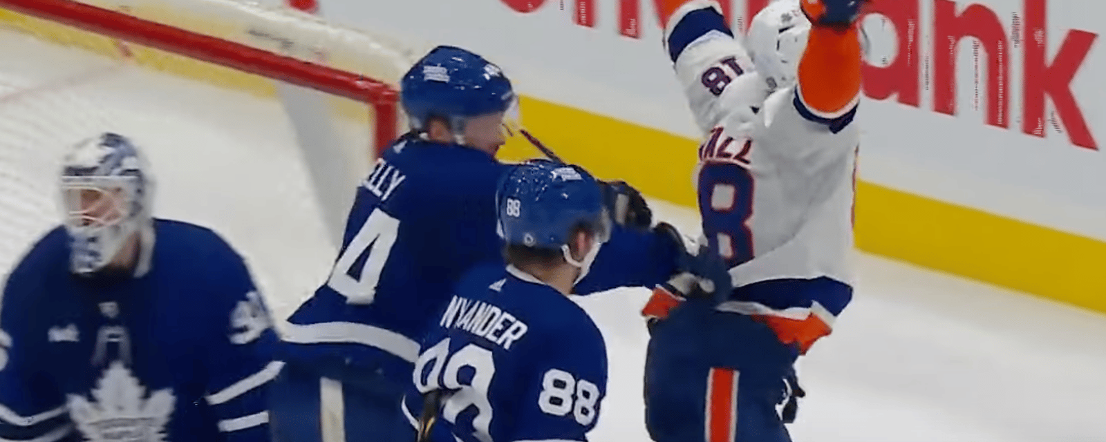 Pierre Engvall gets revenge against Maple Leafs 