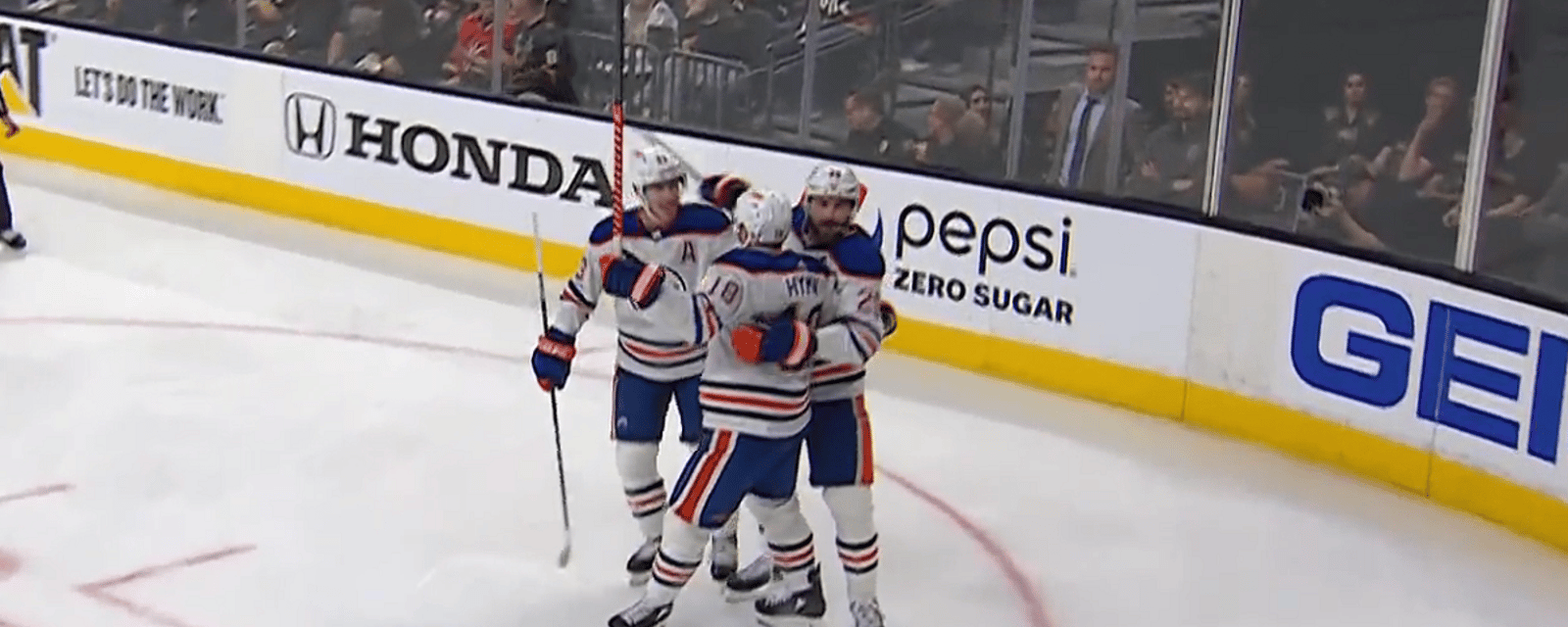 Oilers torch Golden Knights for 4 goals in first period of Game 2.