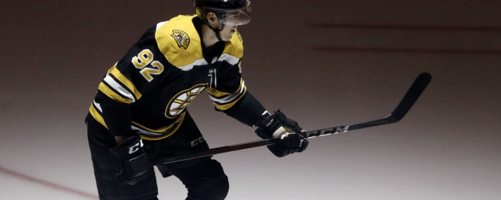 Bruins announce key forward roster move 