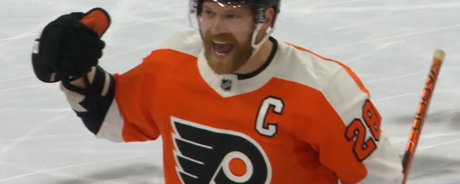 Claude Giroux furious after NHL officials call a penalty on the wrong team.