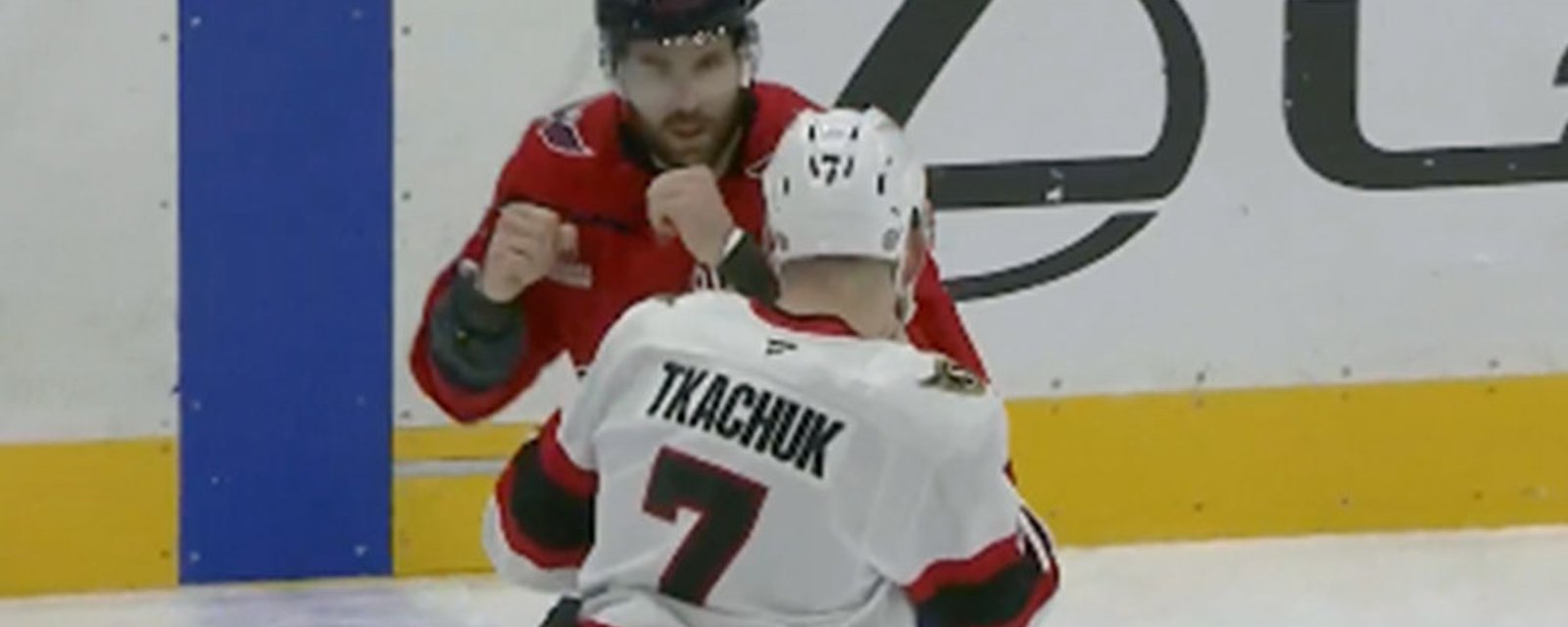 Brady Tkachuk drops Tom Wilson in heavyweight tilt