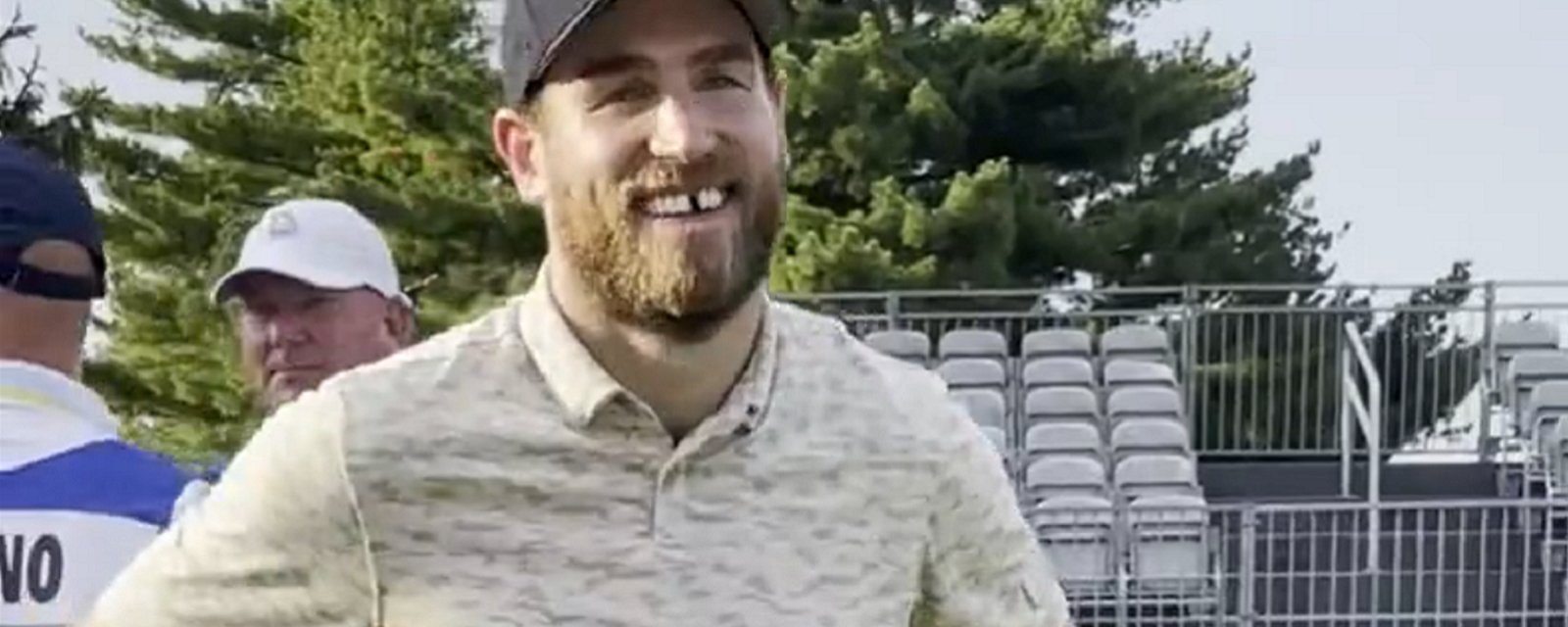 Ryan O'Reilly uses his missing tooth to get an advantage on the PGA Tour.