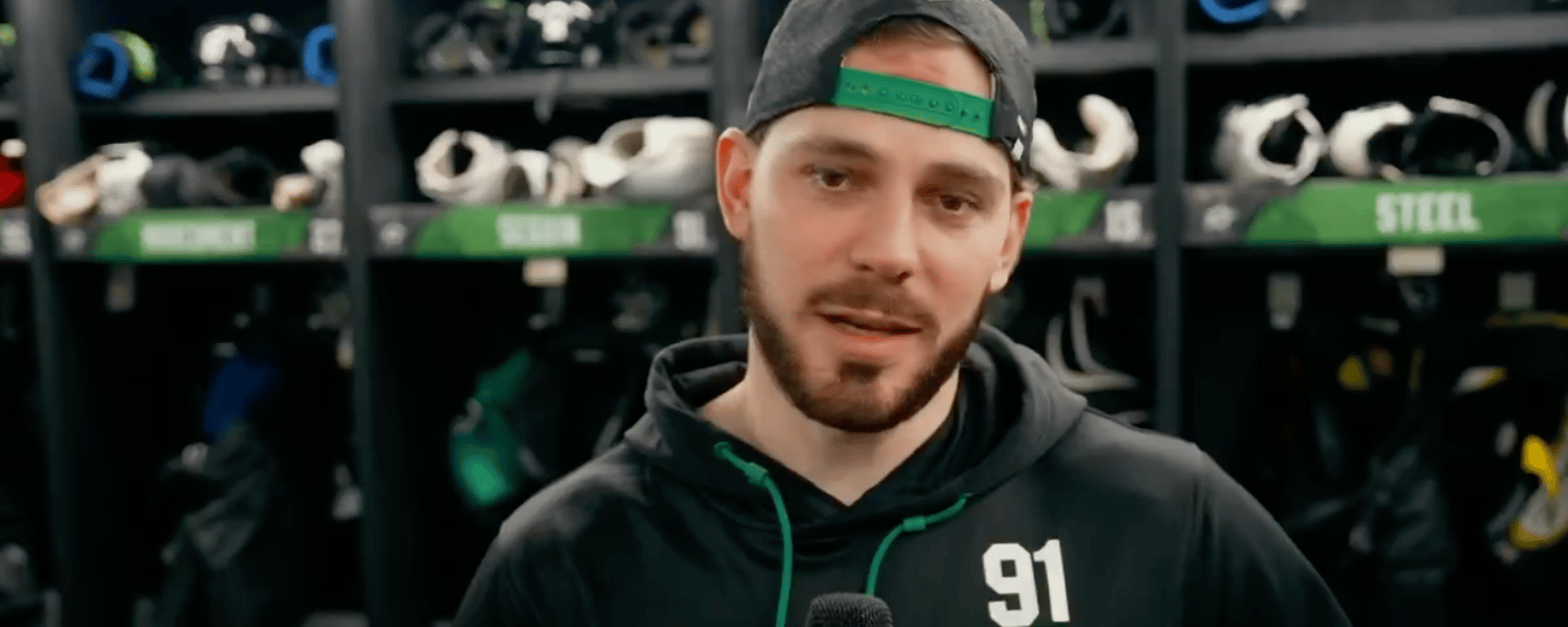 Tyler Seguin roasts Brad Marchand during his tribute 
