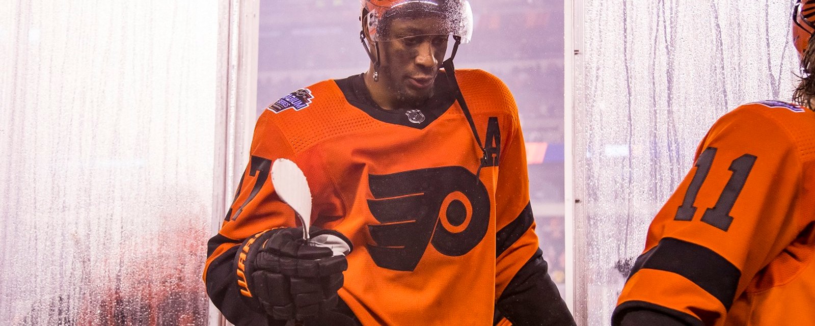 Philadelphia Flyers welcome back Wayne Simmonds.