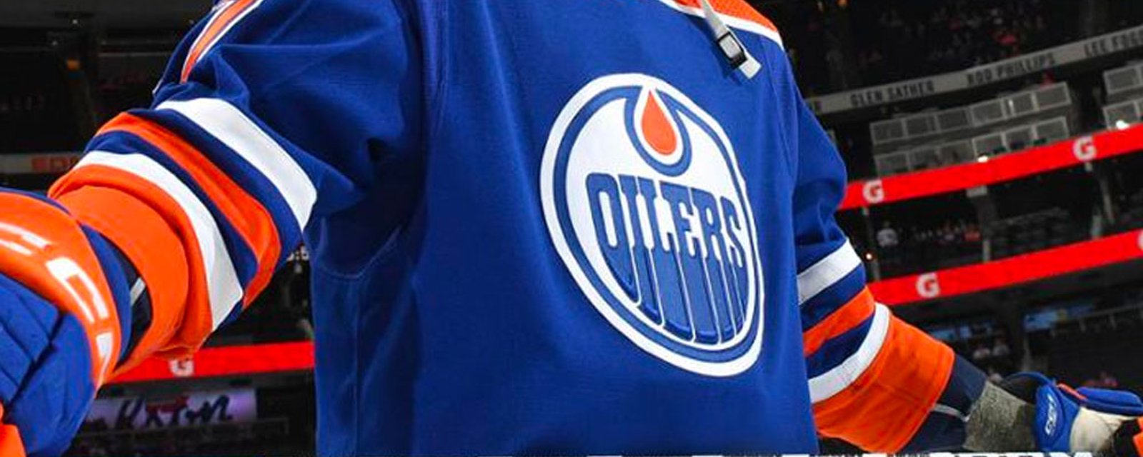 Two former Oilers sign new contracts just minutes apart