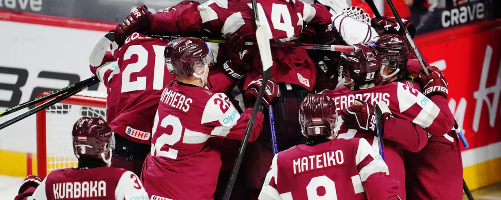 Blue Jackets goalie Elvis Merzlikins takes entire Latvian team out for dinner!