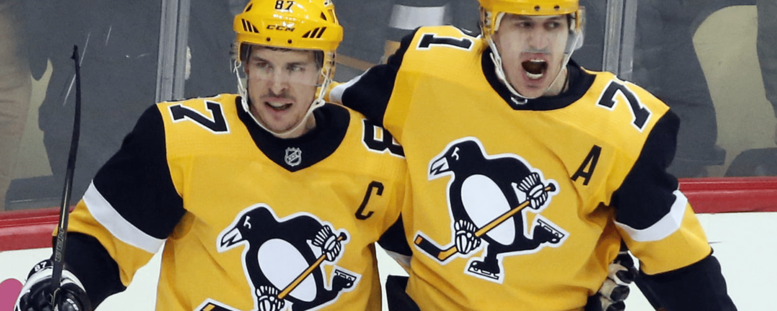 Evgeni Malkin chirps Sidney Crosby 