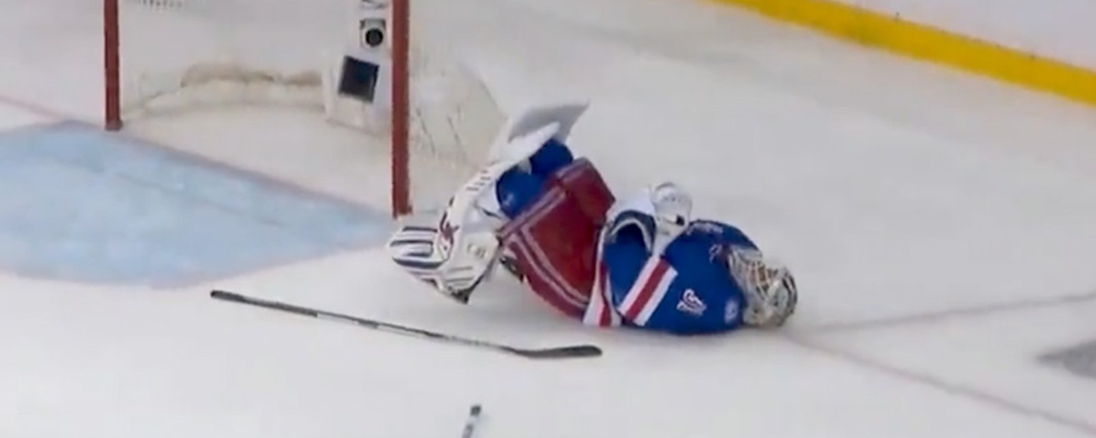 MUST SEE: Igor Shesterkin outdoes Mike Smith with embellishment! 