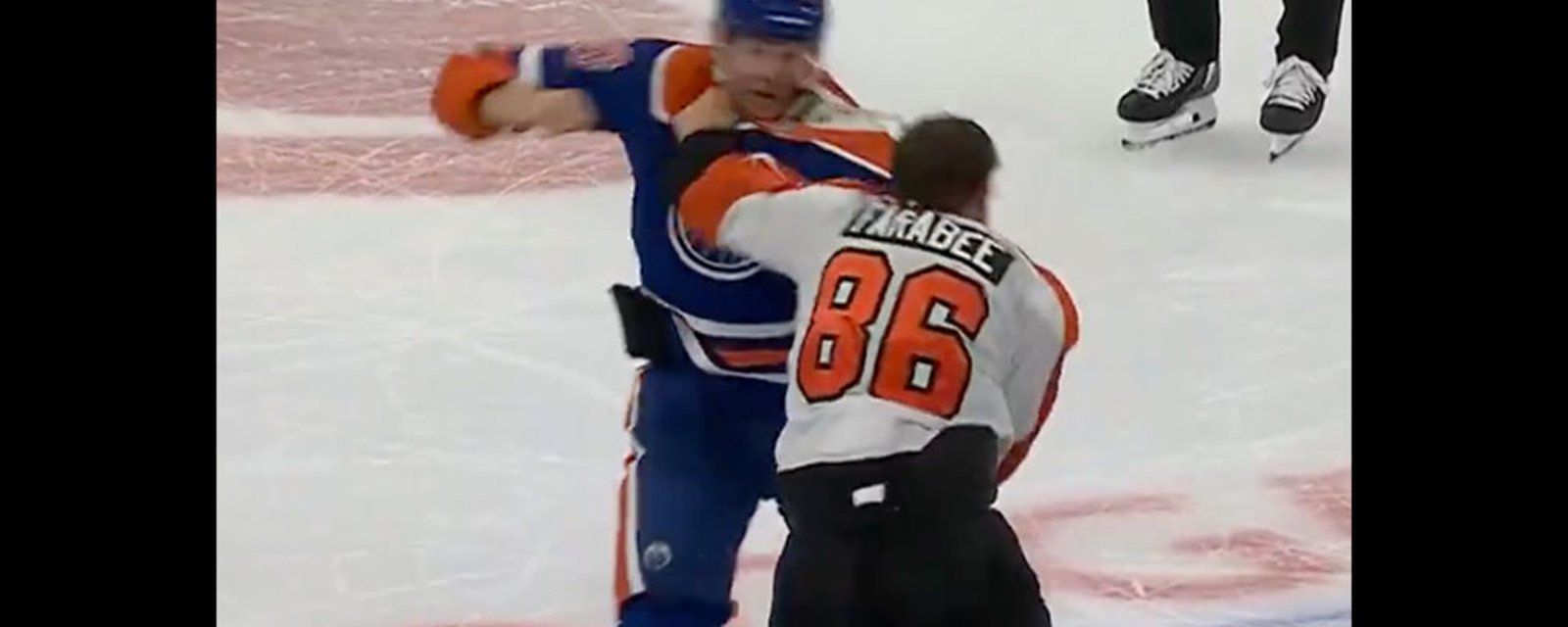 Perry drops Farabee in scrap after Couturier runs into Stuart Skinner