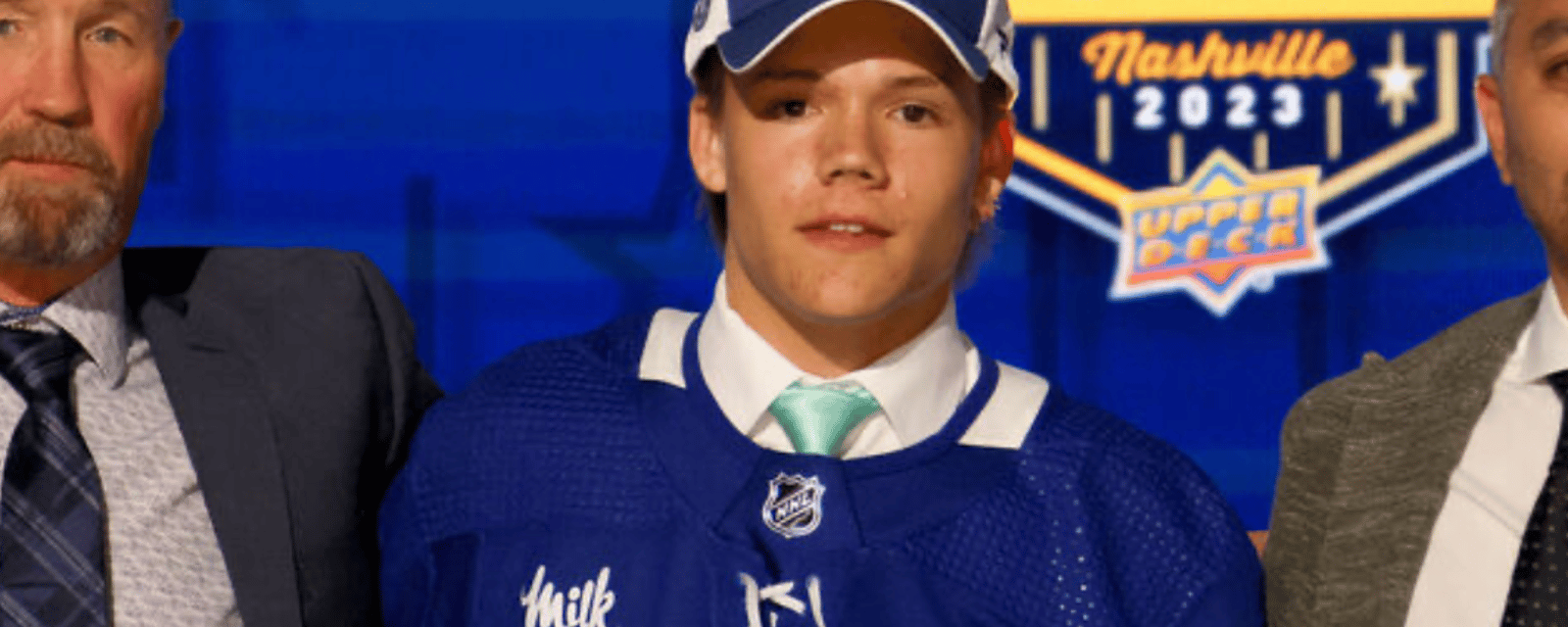 Maple Leafs announce 1st contract for Easton Cowan 