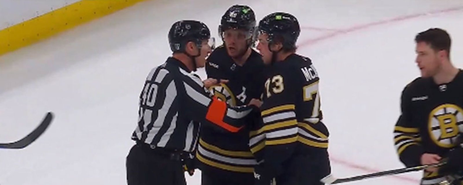 Referee Steve Kozari absolutely goes off on Pastrnak and MacAvoy