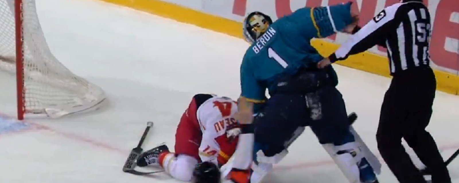 Goalie beats down player in the KHL!