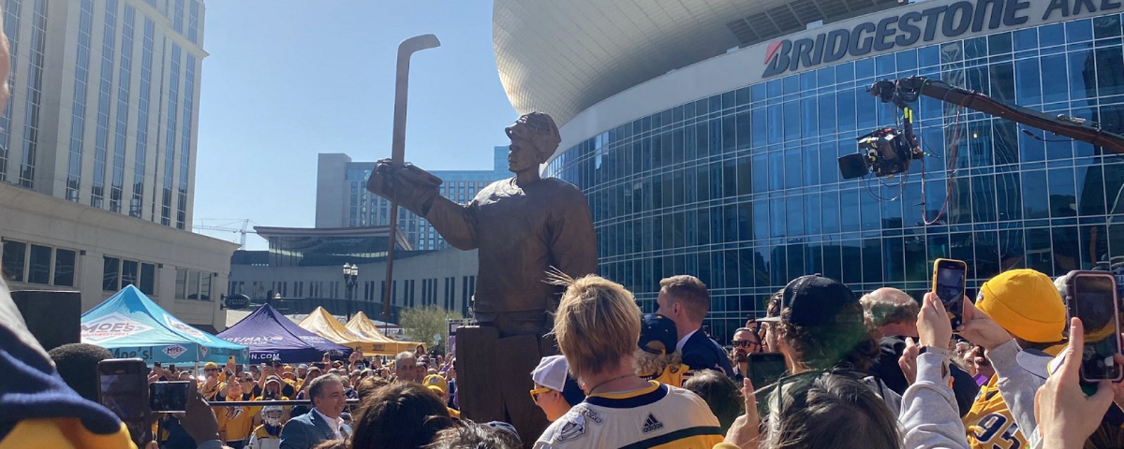 Pekka Rinne gives emotional speech during unveiling of his statue.