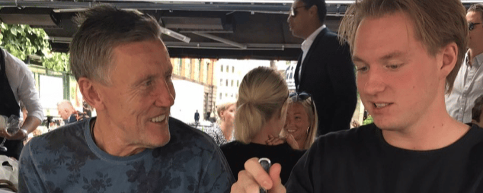 Börje Salming has advice for Rasmus Sandin 