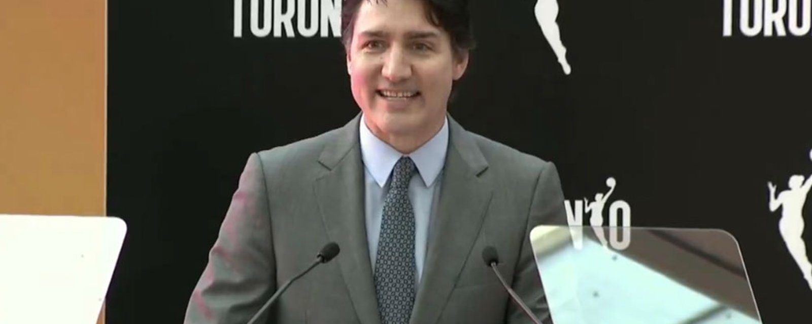Justin Trudeau roasts Gary Bettman in press conference today