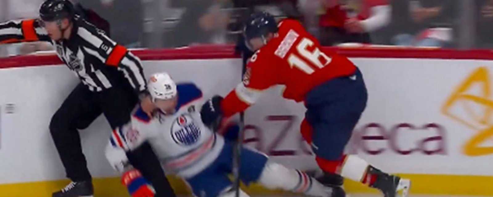 Referees gift Panthers a free goal after brutal turnover in Game 3