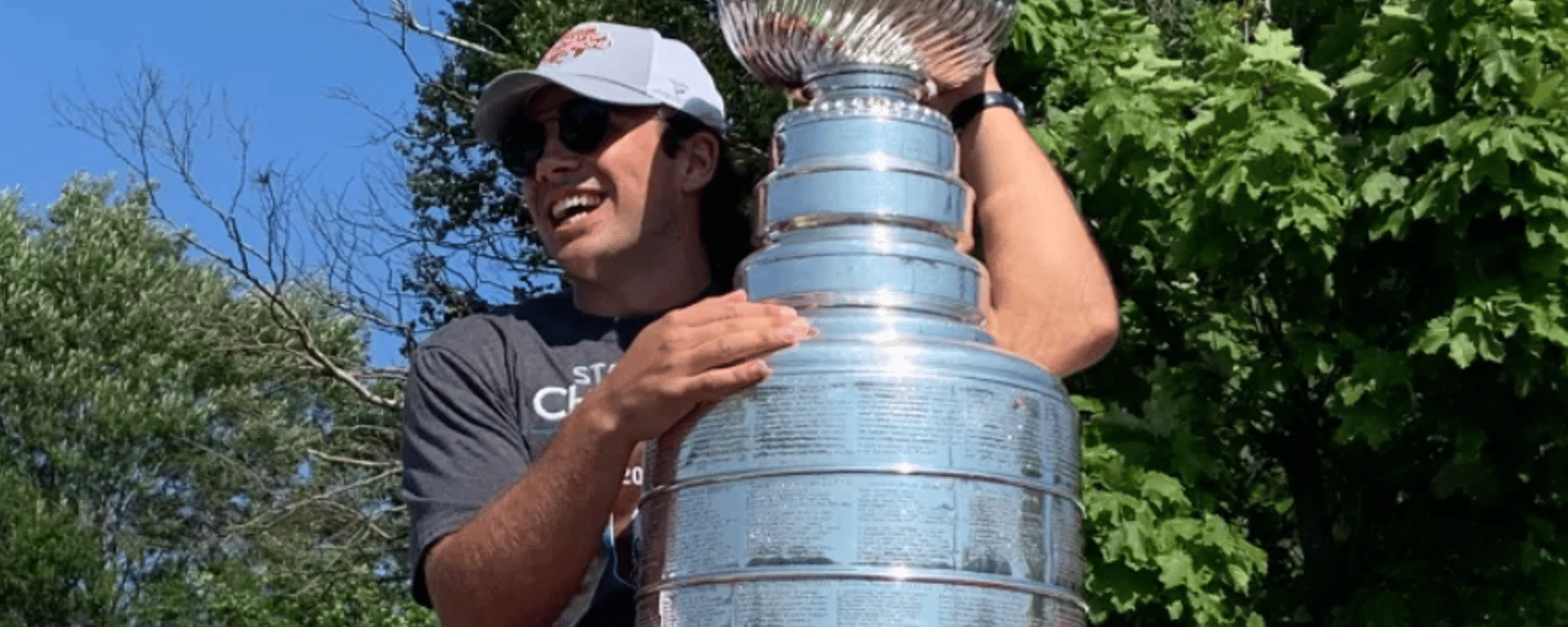 Montreal Canadiens officially sign 2022 Stanley Cup champion 