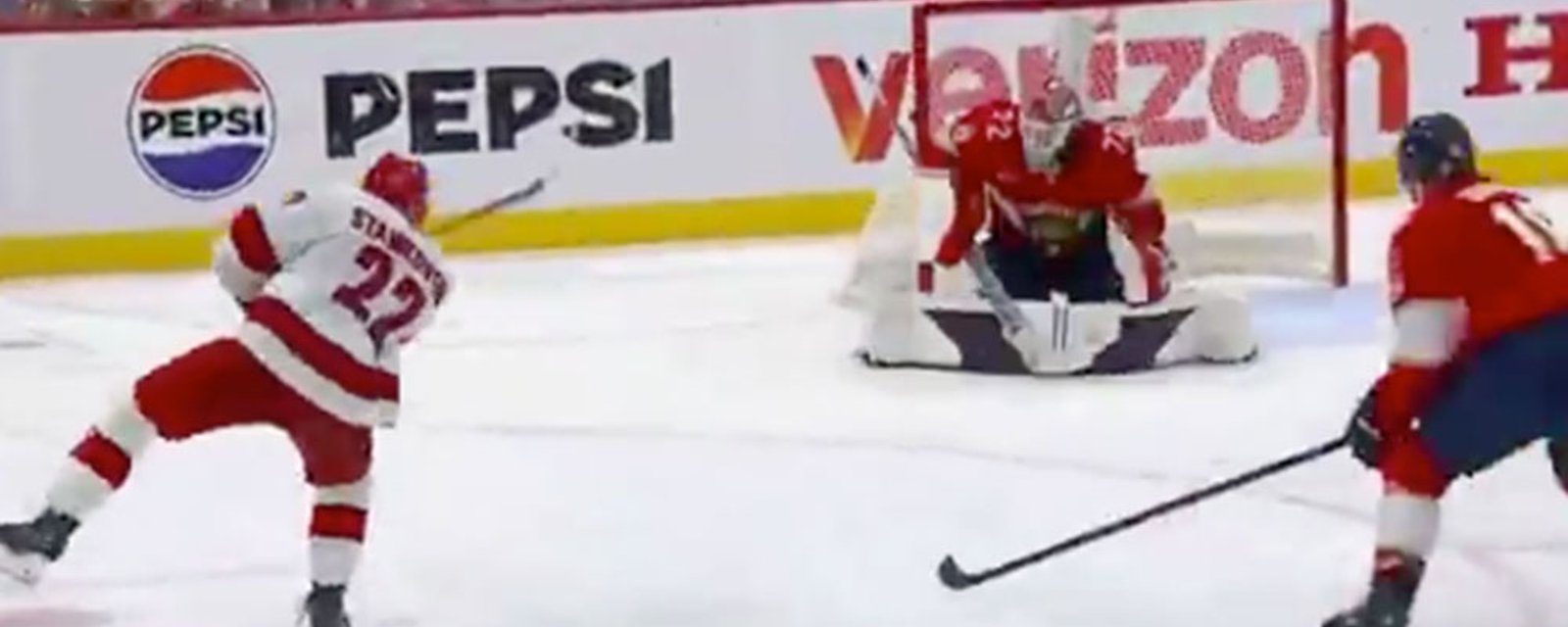 Logan Stankoven gives the Hurricanes their first lead of the Eastern Conference Final!