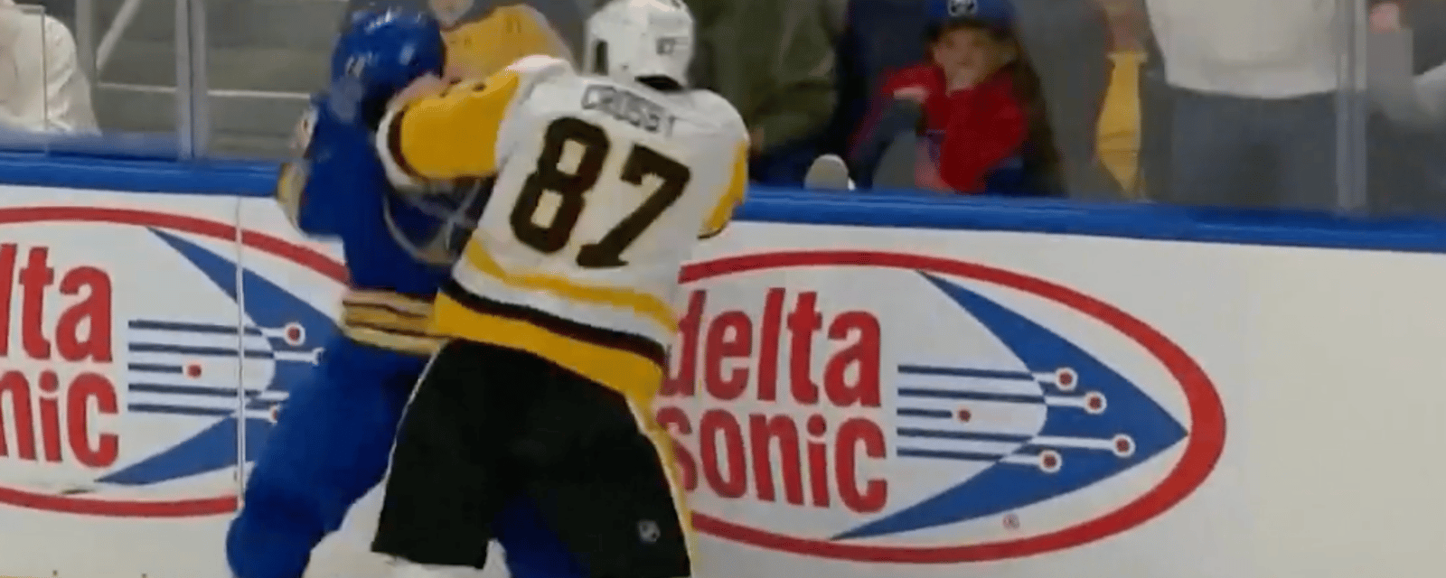 Must See: Sidney Crosby drops the gloves to avenge Kris Letang! 