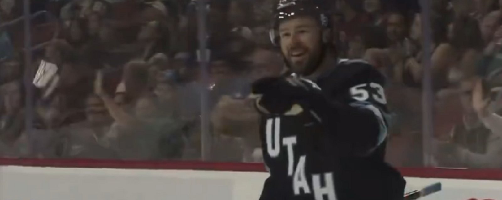 Utah HC scores first goal in franchise history. (for real)