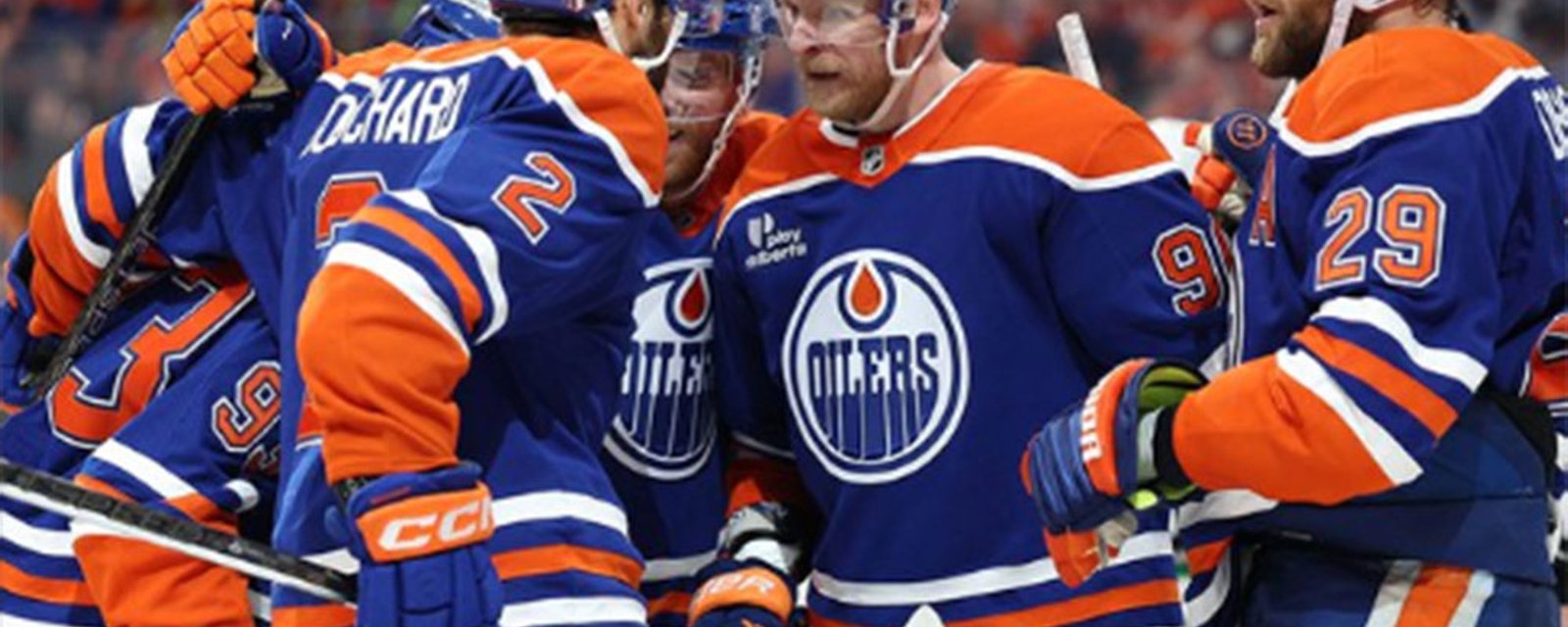 Oilers fans scream 'We Want the Cup' as Oilers win Game 4